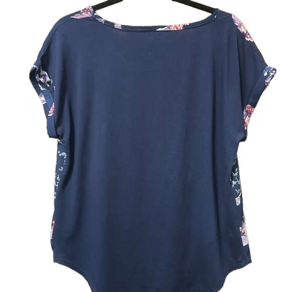 Beautiful Mixed Floral Pattern Blouse - Picture 3 of 5